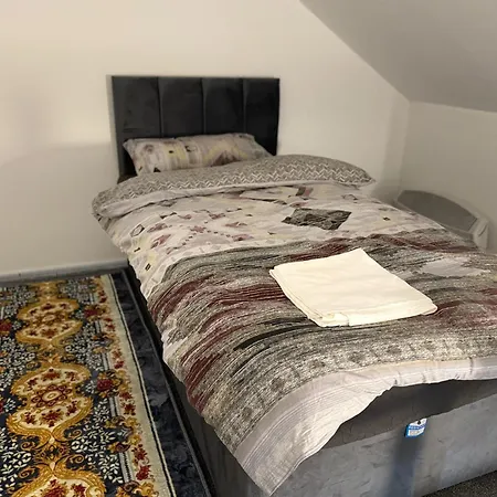 Studio With 3 Beds- 20 Min From London Bridge And Gatwick Airport Экстерьер фото