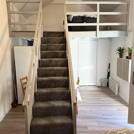 Studio With 3 Beds- 20 Min From London Bridge And Gatwick Airport Экстерьер фото