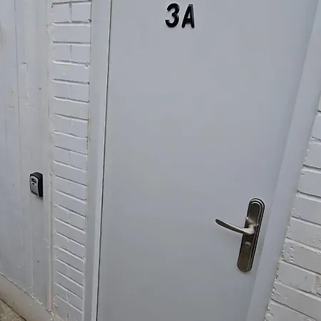 Studio With 3 Beds- 20 Min From London Bridge And Gatwick Airport Экстерьер фото