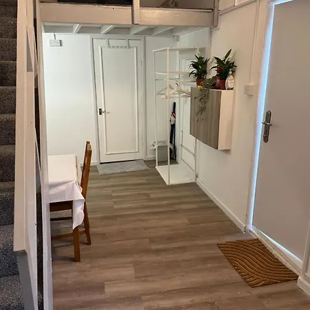 Studio With 3 Beds- 20 Min From London Bridge And Gatwick Airport Экстерьер фото