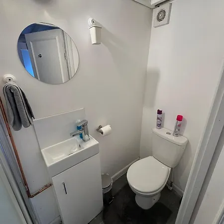 Studio With 3 Beds- 20 Min From London Bridge And Gatwick Airport Экстерьер фото