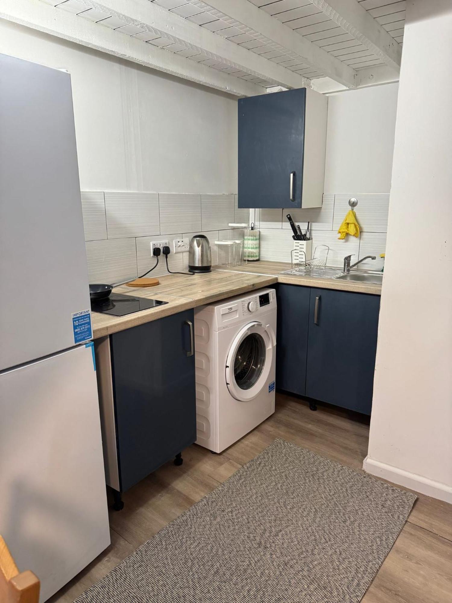 Апартаменты With 3 Beds- 20 Min From Bridge And Gatwick Airport