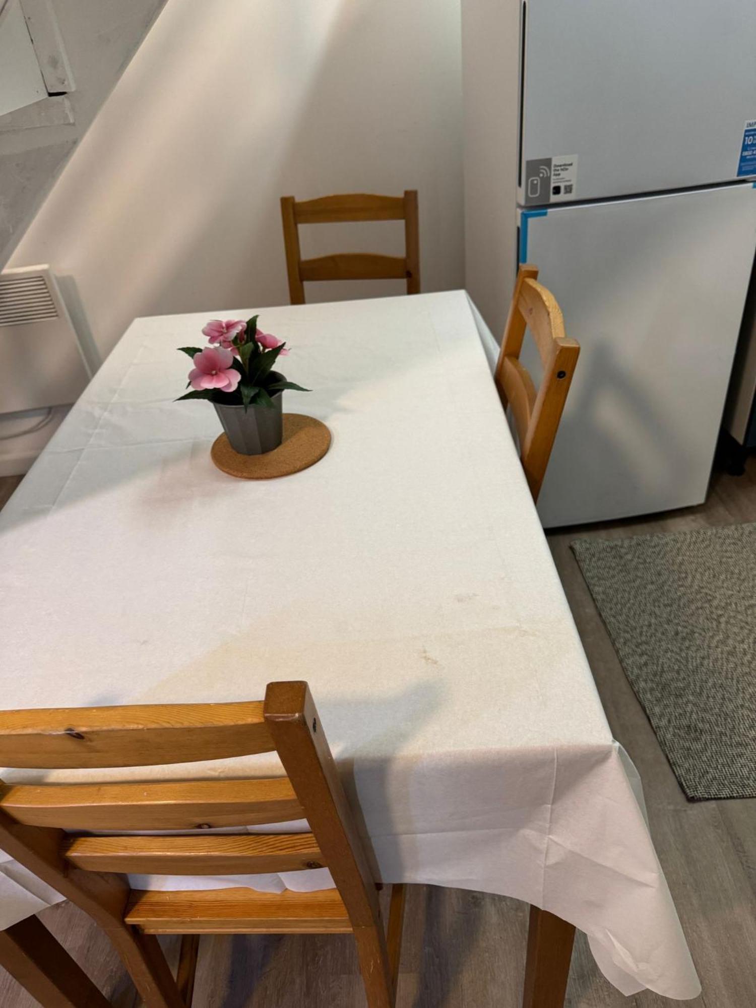 Апартаменты With 3 Beds- 20 Min From Bridge And Gatwick Airport *