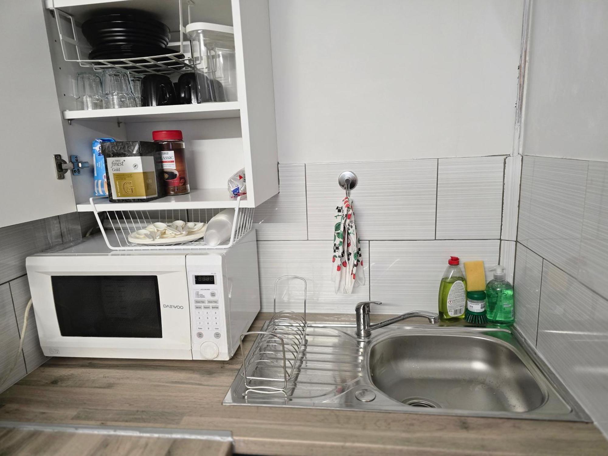 Апартаменты With 3 Beds- 20 Min From Bridge And Gatwick Airport *